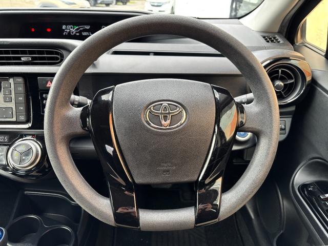 アクア Sスタイルブラック トヨタセーフティーセンス CD再生 スマートキー オートライト(18枚目)