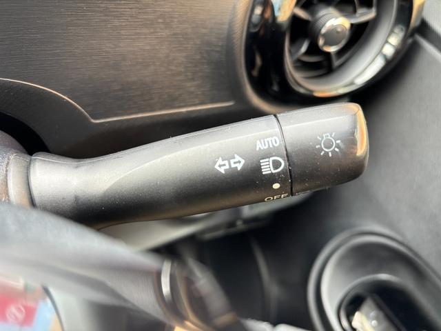 アクア Sスタイルブラック トヨタセーフティーセンス CD再生 スマートキー オートライト(19枚目)