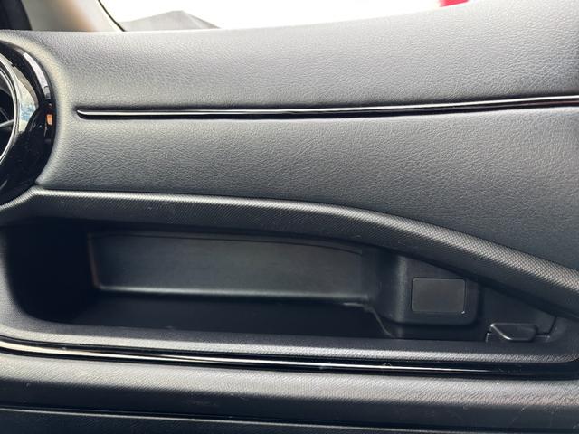 アクア Sスタイルブラック トヨタセーフティーセンス CD再生 スマートキー オートライト(32枚目)