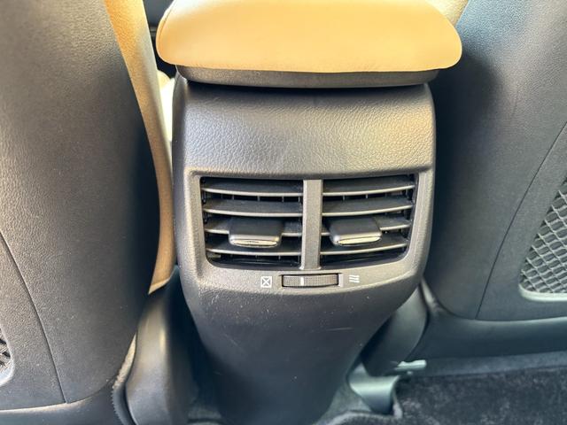 ナビ付き♪旅行やドライブも楽しいひと時！初めての道でも迷うことなくエスコートしてくれます。