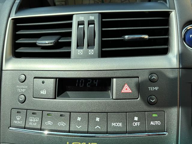 スマートエントリー機能を搭載。キーフリーでのロック・アンロックから、エンジンスタートが可能です。