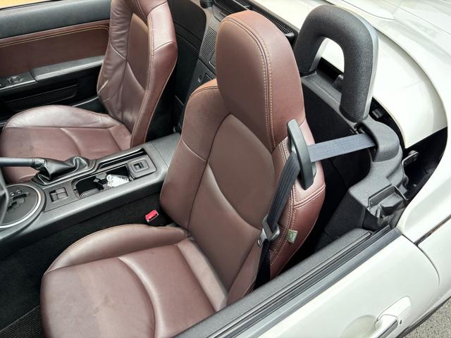 ロードスター VS RHT 電動オープン 本革シート シートヒーター 社外SDナビ Bluetoothオーディオ 地デジ フルセグTV ETC車載器 HIDヘッドライト スマートキー×2(17枚目)