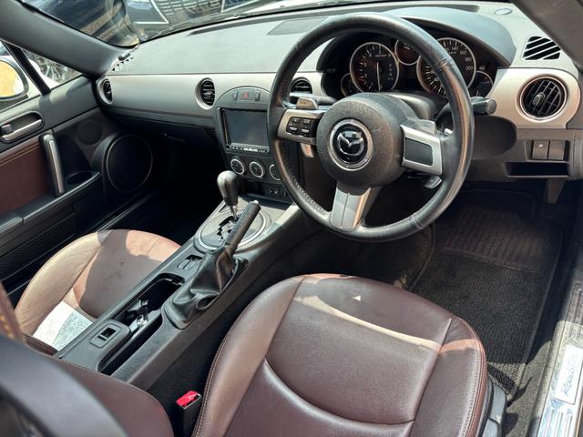 ロードスター VS RHT 電動オープン 本革シート シートヒーター 社外SDナビ Bluetoothオーディオ 地デジ フルセグTV ETC車載器 HIDヘッドライト スマートキー×2(45枚目)