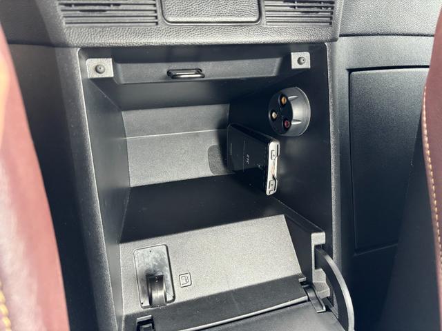 ロードスター VS RHT 電動オープン 本革シート シートヒーター 社外SDナビ Bluetoothオーディオ 地デジ フルセグTV ETC車載器 HIDヘッドライト スマートキー×2(47枚目)