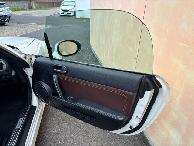 ロードスター VS RHT 電動オープン 本革シート シートヒーター 社外SDナビ Bluetoothオーディオ 地デジ フルセグTV ETC車載器 HIDヘッドライト スマートキー×2(55枚目)