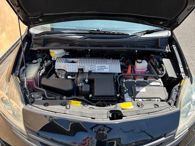 プリウス Ｓ　純正ＳＤナビ　地デジ　フルセグＴＶ　ＴＶキャンセラー付　Ｂｌｕｅｔｏｏｔｈオーディオ　バックモニター　ＥＴＣ車載器　ＨＩＤヘッドライト　フォグ装備　取説書　記録簿　保証書（16枚目）