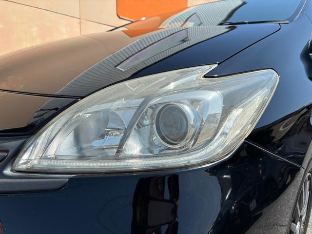 プリウス Ｓ　純正ＳＤナビ　地デジ　フルセグＴＶ　ＴＶキャンセラー付　Ｂｌｕｅｔｏｏｔｈオーディオ　バックモニター　ＥＴＣ車載器　ＨＩＤヘッドライト　フォグ装備　取説書　記録簿　保証書（30枚目）