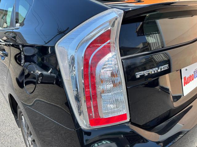 プリウス Ｓ　純正ＳＤナビ　地デジ　フルセグＴＶ　ＴＶキャンセラー付　Ｂｌｕｅｔｏｏｔｈオーディオ　バックモニター　ＥＴＣ車載器　ＨＩＤヘッドライト　フォグ装備　取説書　記録簿　保証書（31枚目）