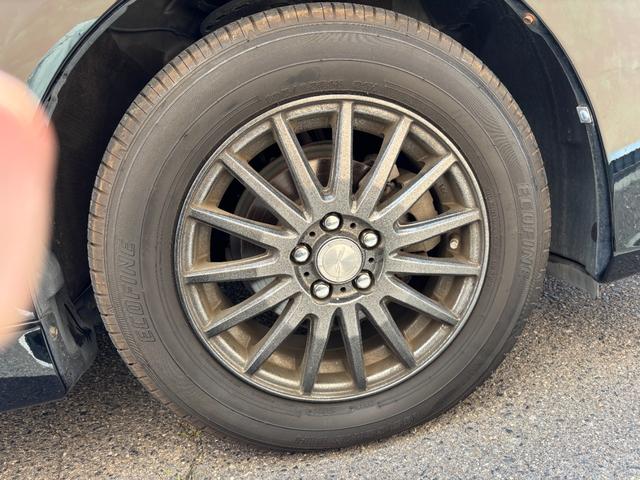 プリウス Ｓ　純正ＳＤナビ　地デジ　フルセグＴＶ　ＴＶキャンセラー付　Ｂｌｕｅｔｏｏｔｈオーディオ　バックモニター　ＥＴＣ車載器　ＨＩＤヘッドライト　フォグ装備　取説書　記録簿　保証書（34枚目）