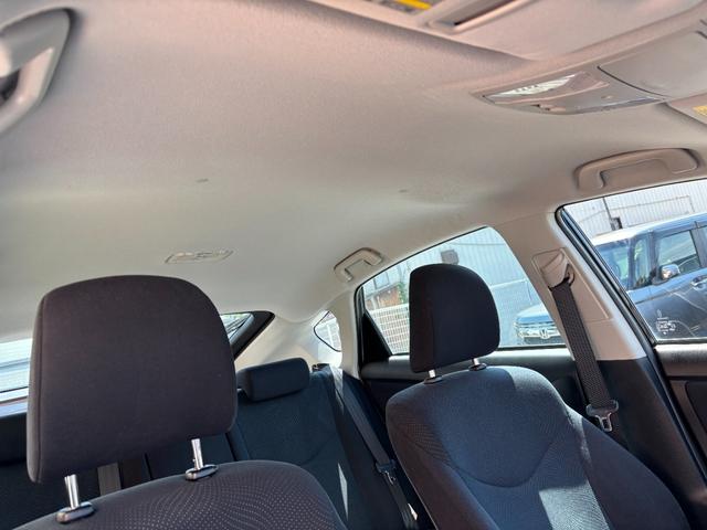 プリウス Ｓ　純正ＳＤナビ　地デジ　フルセグＴＶ　ＴＶキャンセラー付　Ｂｌｕｅｔｏｏｔｈオーディオ　バックモニター　ＥＴＣ車載器　ＨＩＤヘッドライト　フォグ装備　取説書　記録簿　保証書（39枚目）