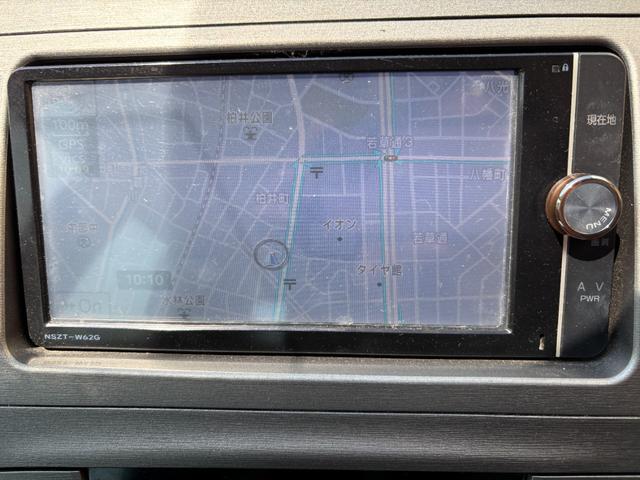 プリウス Ｓ　純正ＳＤナビ　地デジ　フルセグＴＶ　ＴＶキャンセラー付　Ｂｌｕｅｔｏｏｔｈオーディオ　バックモニター　ＥＴＣ車載器　ＨＩＤヘッドライト　フォグ装備　取説書　記録簿　保証書（56枚目）