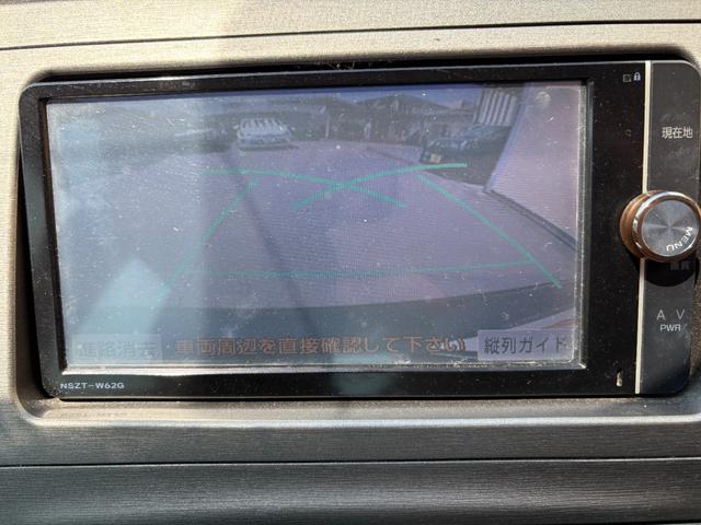 プリウス Ｓ　純正ＳＤナビ　地デジ　フルセグＴＶ　ＴＶキャンセラー付　Ｂｌｕｅｔｏｏｔｈオーディオ　バックモニター　ＥＴＣ車載器　ＨＩＤヘッドライト　フォグ装備　取説書　記録簿　保証書（58枚目）