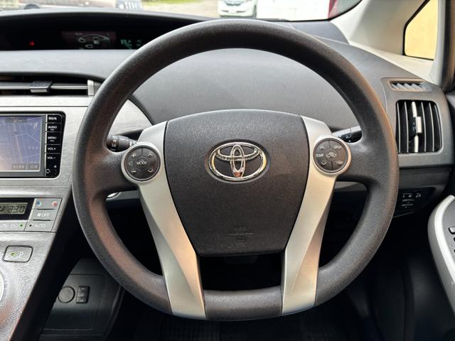 プリウスＰＨＶ Ｓ　充電ケーブル付き！！　純正ＳＤナビ　バックモニター　地デジＴＶ　ＢＴオーディオ　ＥＴＣ車載器　ＨＩＤヘッドライト　ヒートシーター　キーレス　スマートキー×２　取説書（25枚目）