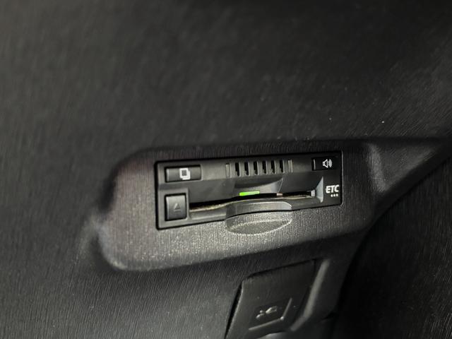 プリウスＰＨＶ Ｓ　充電ケーブル付き！！　純正ＳＤナビ　バックモニター　地デジＴＶ　ＢＴオーディオ　ＥＴＣ車載器　ＨＩＤヘッドライト　ヒートシーター　キーレス　スマートキー×２　取説書（32枚目）