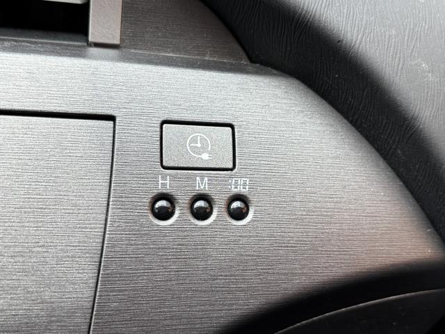 プリウスＰＨＶ Ｓ　充電ケーブル付き！！　純正ＳＤナビ　バックモニター　地デジＴＶ　ＢＴオーディオ　ＥＴＣ車載器　ＨＩＤヘッドライト　ヒートシーター　キーレス　スマートキー×２　取説書（33枚目）