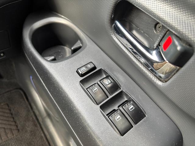 ｂＢ Ｓ　煌　１１スピーカーサラウンドシステム　純正イルミネーション　ＳＤナビ　バックカメラ　Ｂｌｕｅｔｏｏｔｈオーディオ　ＣＤ再生　ＤＶＤ再生　地デジ　フルセグＴＶ　ＥＴＣ車載器　ＨＩＤヘッドライト　革ハンドル（40枚目）