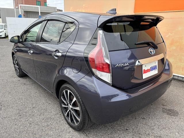 アクア Ｇブラックソフトレザーセレクション　純正ＳＤナビ　Ｂｌｕｅｔｏｏｔｈオーディオバック　モニター　地デジ　フルセグＴＶ　ＣＤ再生　ＤＶＤ再生　ＥＴＣ車載器　スマートキー×２　１６インチ社外アルミホイール（9枚目）