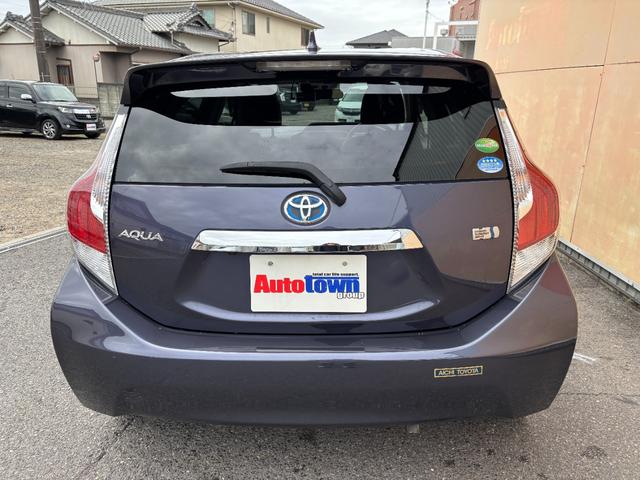 アクア Ｇブラックソフトレザーセレクション　純正ＳＤナビ　Ｂｌｕｅｔｏｏｔｈオーディオバック　モニター　地デジ　フルセグＴＶ　ＣＤ再生　ＤＶＤ再生　ＥＴＣ車載器　スマートキー×２　１６インチ社外アルミホイール（10枚目）