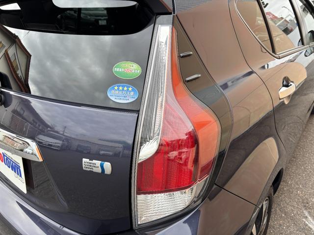 アクア Ｇブラックソフトレザーセレクション　純正ＳＤナビ　Ｂｌｕｅｔｏｏｔｈオーディオバック　モニター　地デジ　フルセグＴＶ　ＣＤ再生　ＤＶＤ再生　ＥＴＣ車載器　スマートキー×２　１６インチ社外アルミホイール（16枚目）