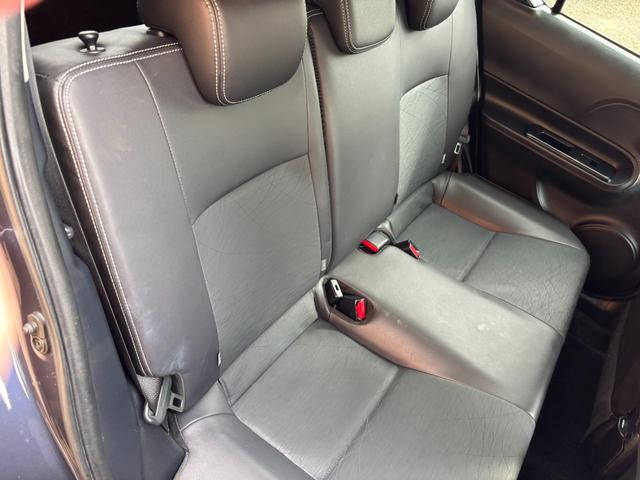 アクア Ｇブラックソフトレザーセレクション　純正ＳＤナビ　Ｂｌｕｅｔｏｏｔｈオーディオバック　モニター　地デジ　フルセグＴＶ　ＣＤ再生　ＤＶＤ再生　ＥＴＣ車載器　スマートキー×２　１６インチ社外アルミホイール（28枚目）