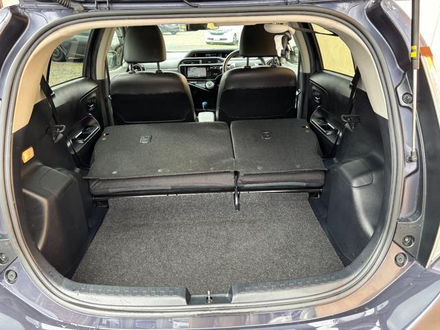 アクア Ｇブラックソフトレザーセレクション　純正ＳＤナビ　Ｂｌｕｅｔｏｏｔｈオーディオバック　モニター　地デジ　フルセグＴＶ　ＣＤ再生　ＤＶＤ再生　ＥＴＣ車載器　スマートキー×２　１６インチ社外アルミホイール（34枚目）