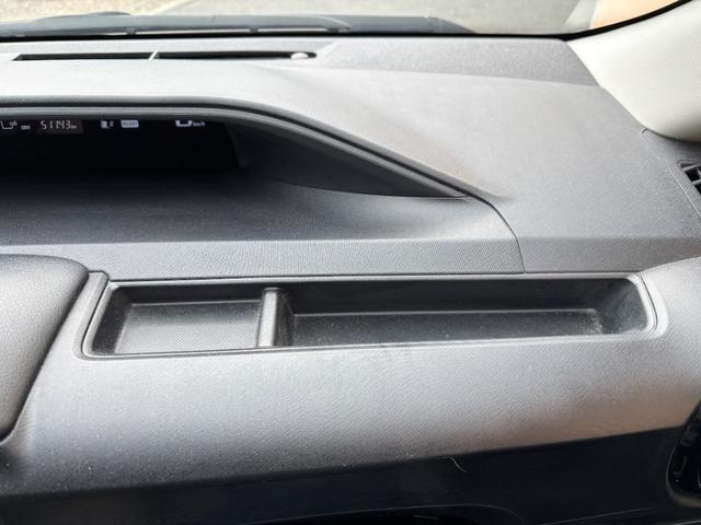 アクア Ｇブラックソフトレザーセレクション　純正ＳＤナビ　Ｂｌｕｅｔｏｏｔｈオーディオバック　モニター　地デジ　フルセグＴＶ　ＣＤ再生　ＤＶＤ再生　ＥＴＣ車載器　スマートキー×２　１６インチ社外アルミホイール（46枚目）