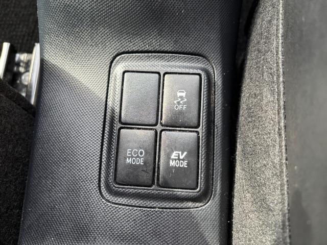 アクア Ｇブラックソフトレザーセレクション　純正ＳＤナビ　Ｂｌｕｅｔｏｏｔｈオーディオバック　モニター　地デジ　フルセグＴＶ　ＣＤ再生　ＤＶＤ再生　ＥＴＣ車載器　スマートキー×２　１６インチ社外アルミホイール（55枚目）