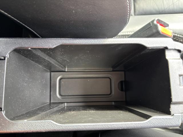 アクア Ｇブラックソフトレザーセレクション　純正ＳＤナビ　Ｂｌｕｅｔｏｏｔｈオーディオバック　モニター　地デジ　フルセグＴＶ　ＣＤ再生　ＤＶＤ再生　ＥＴＣ車載器　スマートキー×２　１６インチ社外アルミホイール（57枚目）