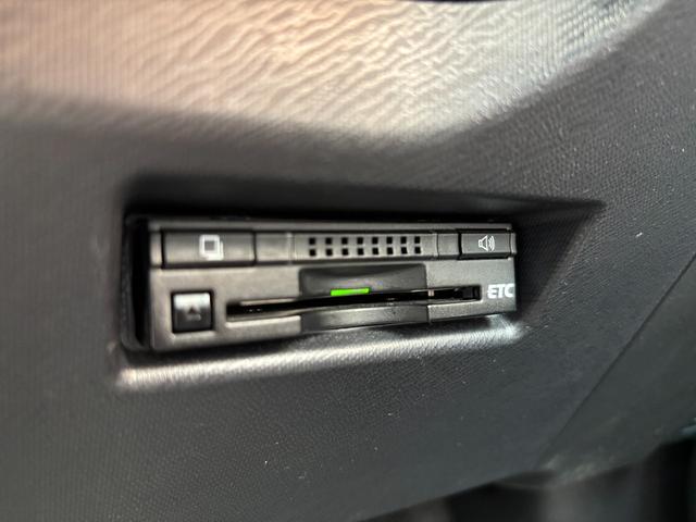 アクア Ｇブラックソフトレザーセレクション　純正ＳＤナビ　Ｂｌｕｅｔｏｏｔｈオーディオバック　モニター　地デジ　フルセグＴＶ　ＣＤ再生　ＤＶＤ再生　ＥＴＣ車載器　スマートキー×２　１６インチ社外アルミホイール（58枚目）