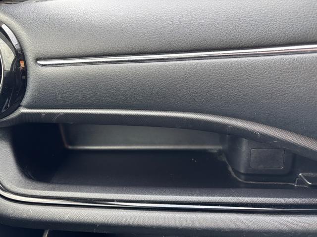 アクア Ｇブラックソフトレザーセレクション　純正ＳＤナビ　Ｂｌｕｅｔｏｏｔｈオーディオバック　モニター　地デジ　フルセグＴＶ　ＣＤ再生　ＤＶＤ再生　ＥＴＣ車載器　スマートキー×２　１６インチ社外アルミホイール（59枚目）