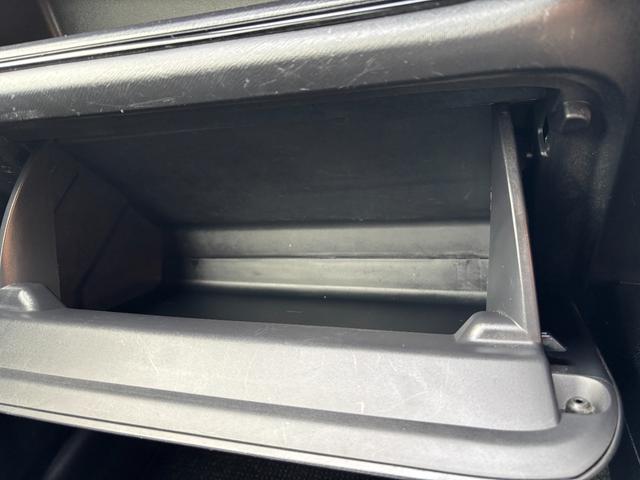 アクア Ｇブラックソフトレザーセレクション　純正ＳＤナビ　Ｂｌｕｅｔｏｏｔｈオーディオバック　モニター　地デジ　フルセグＴＶ　ＣＤ再生　ＤＶＤ再生　ＥＴＣ車載器　スマートキー×２　１６インチ社外アルミホイール（60枚目）