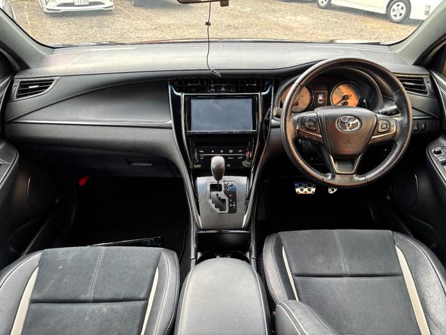 ハリアー エレガンス　Ｇ’ｓ　ワンオーナー　当店買取車両　専用エアロ　アルミホイール　９インチＳＤナビ　地デジ　フルセグ　Ｂｌｕｅｔｏｏｔｈオーディオ　バックモニター　ＣＤ　ＤＶＤ再生　ＥＴＣ車載器　スマートキー×２（5枚目）