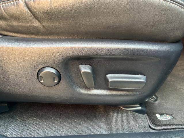 ハリアー エレガンス　Ｇ’ｓ　ワンオーナー　当店買取車両　専用エアロ　アルミホイール　９インチＳＤナビ　地デジ　フルセグ　Ｂｌｕｅｔｏｏｔｈオーディオ　バックモニター　ＣＤ　ＤＶＤ再生　ＥＴＣ車載器　スマートキー×２（27枚目）