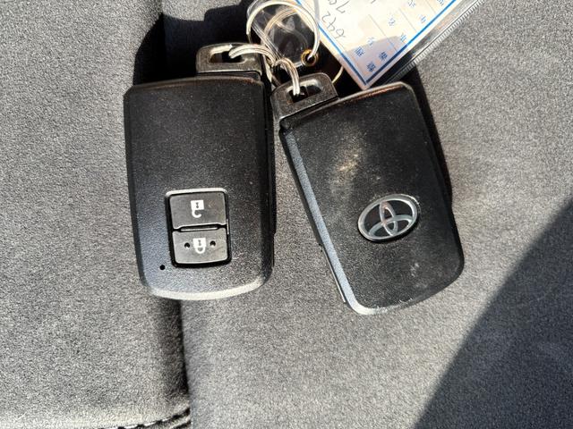 ハリアー エレガンス　Ｇ’ｓ　ワンオーナー　当店買取車両　専用エアロ　アルミホイール　９インチＳＤナビ　地デジ　フルセグ　Ｂｌｕｅｔｏｏｔｈオーディオ　バックモニター　ＣＤ　ＤＶＤ再生　ＥＴＣ車載器　スマートキー×２（69枚目）