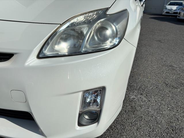 プリウス Ｓ　ワンオーナー　スマートキー×３　記録簿　新車保証書　取説書　純正ナビ　Ｂｌｕｅｔｏｏｔｈオーディオ　バックモニター　ＣＤ　ＤＶＤ再生　ＥＴＣ車載器（14枚目）