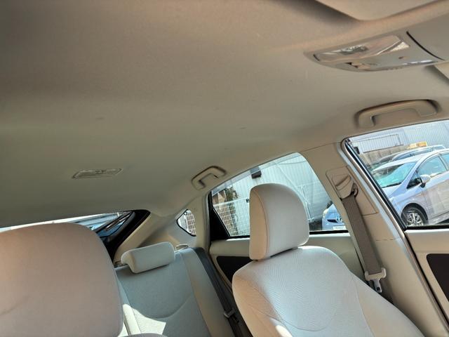 プリウス Ｓ　ワンオーナー　スマートキー×３　記録簿　新車保証書　取説書　純正ナビ　Ｂｌｕｅｔｏｏｔｈオーディオ　バックモニター　ＣＤ　ＤＶＤ再生　ＥＴＣ車載器（25枚目）