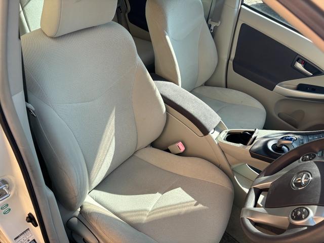 プリウス Ｓ　ワンオーナー　スマートキー×３　記録簿　新車保証書　取説書　純正ナビ　Ｂｌｕｅｔｏｏｔｈオーディオ　バックモニター　ＣＤ　ＤＶＤ再生　ＥＴＣ車載器（26枚目）