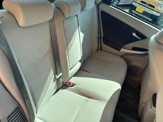 プリウス Ｓ　ワンオーナー　スマートキー×３　記録簿　新車保証書　取説書　純正ナビ　Ｂｌｕｅｔｏｏｔｈオーディオ　バックモニター　ＣＤ　ＤＶＤ再生　ＥＴＣ車載器（27枚目）