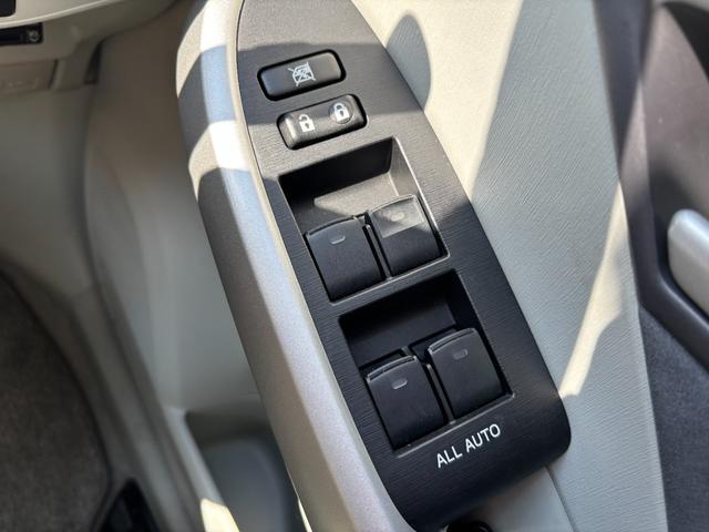 プリウス Ｓ　ワンオーナー　スマートキー×３　記録簿　新車保証書　取説書　純正ナビ　Ｂｌｕｅｔｏｏｔｈオーディオ　バックモニター　ＣＤ　ＤＶＤ再生　ＥＴＣ車載器（39枚目）