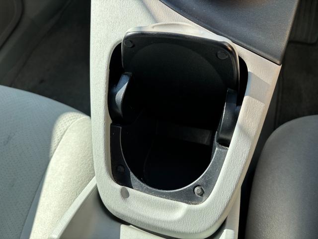 プリウス Ｓ　ワンオーナー　スマートキー×３　記録簿　新車保証書　取説書　純正ナビ　Ｂｌｕｅｔｏｏｔｈオーディオ　バックモニター　ＣＤ　ＤＶＤ再生　ＥＴＣ車載器（49枚目）