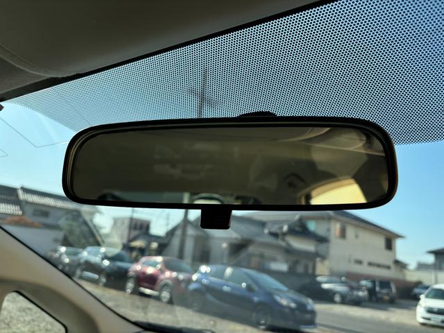 プリウス Ｓ　ワンオーナー　スマートキー×３　記録簿　新車保証書　取説書　純正ナビ　Ｂｌｕｅｔｏｏｔｈオーディオ　バックモニター　ＣＤ　ＤＶＤ再生　ＥＴＣ車載器（53枚目）