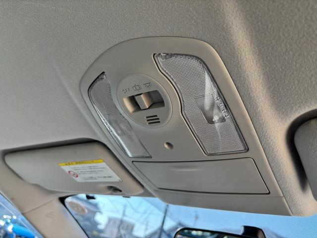 プリウス Ｓ　ワンオーナー　スマートキー×３　記録簿　新車保証書　取説書　純正ナビ　Ｂｌｕｅｔｏｏｔｈオーディオ　バックモニター　ＣＤ　ＤＶＤ再生　ＥＴＣ車載器（54枚目）