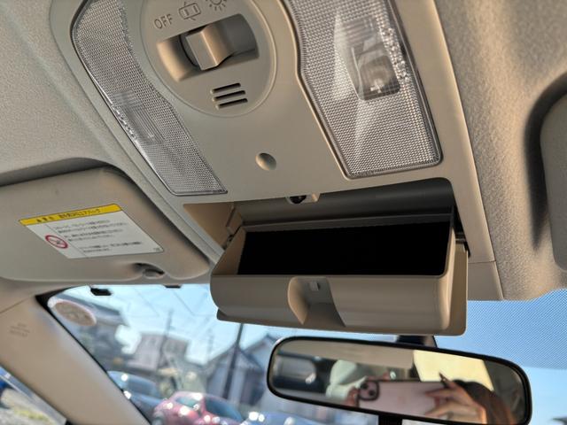 プリウス Ｓ　ワンオーナー　スマートキー×３　記録簿　新車保証書　取説書　純正ナビ　Ｂｌｕｅｔｏｏｔｈオーディオ　バックモニター　ＣＤ　ＤＶＤ再生　ＥＴＣ車載器（55枚目）