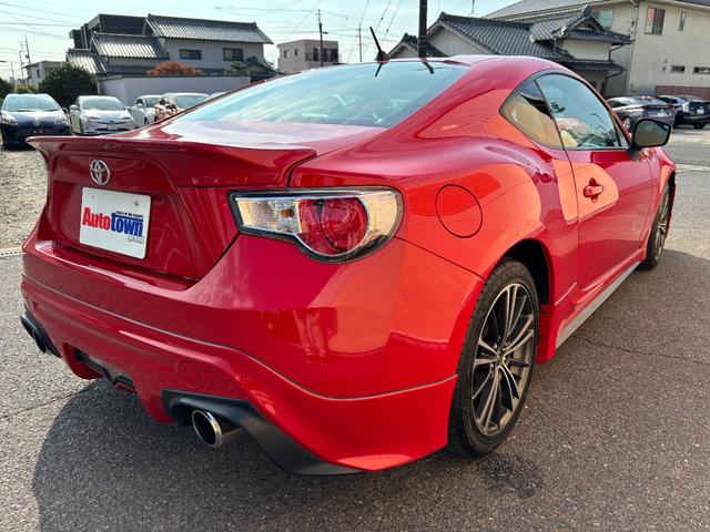 ８６ ＧＴ　ＴＲＤエアロ　６ＭＴ　ケンウッドメモリーナビ　Ｂｌｕｅｔｏｏｔｈオーディオ　地デジ　ワンセグ　スマートキー　ＥＴＣ車載器（11枚目）