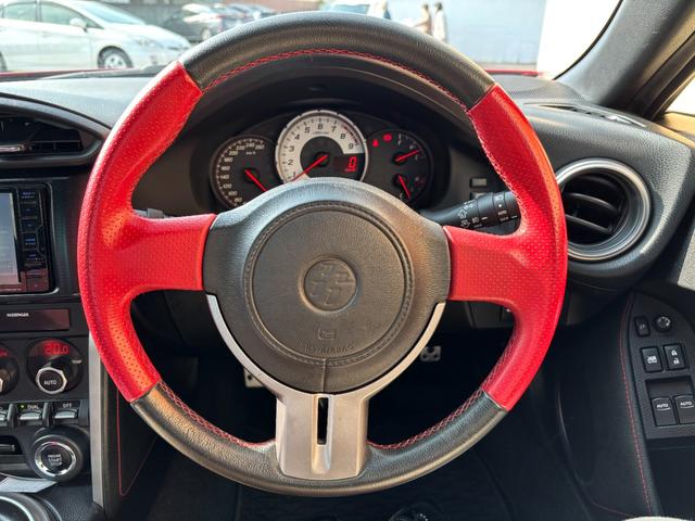 ８６ ＧＴ　ＴＲＤエアロ　６ＭＴ　ケンウッドメモリーナビ　Ｂｌｕｅｔｏｏｔｈオーディオ　地デジ　ワンセグ　スマートキー　ＥＴＣ車載器（31枚目）