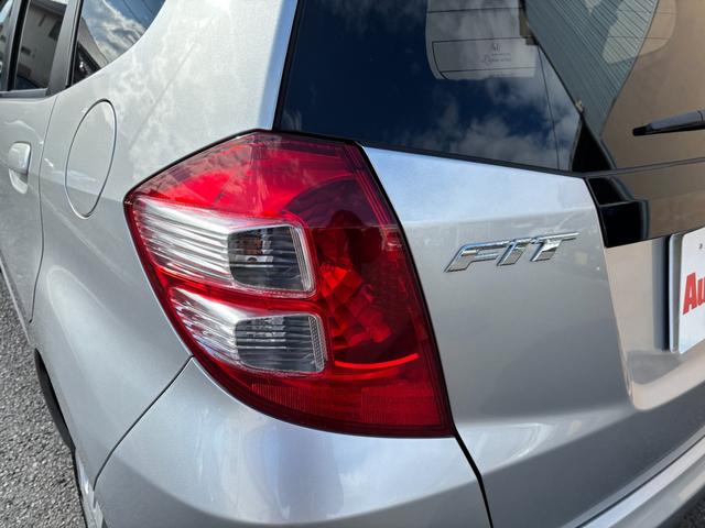 室内も当社専門スタッフにてクリーニング済みです！しかも消臭済みなので中古車でも安心・清潔です。後部座席は使用感も少なく程度良好です。