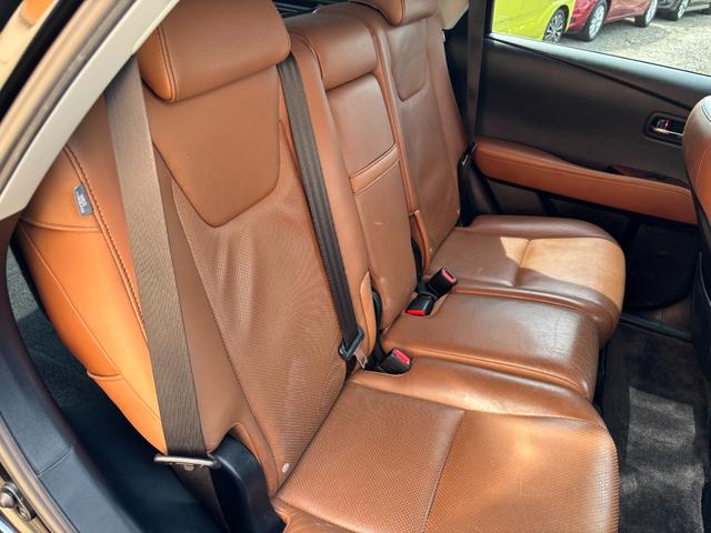 ＲＸ ＲＸ４５０ｈ　バージョンＬ　本革シート　シートベンチレーター　電動シート　ステアリングヒーター　純正ウッドハンドル　ＬＥＤヘッドライト　純正ナビ　バックモニター　サイドビューモニター　Ｂｌｕｅｔｏｏｔｈオーディオ　ＥＴＣ車載器（25枚目）