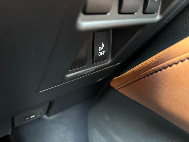 ＲＸ ＲＸ４５０ｈ　バージョンＬ　本革シート　シートベンチレーター　電動シート　ステアリングヒーター　純正ウッドハンドル　ＬＥＤヘッドライト　純正ナビ　バックモニター　サイドビューモニター　Ｂｌｕｅｔｏｏｔｈオーディオ　ＥＴＣ車載器（40枚目）