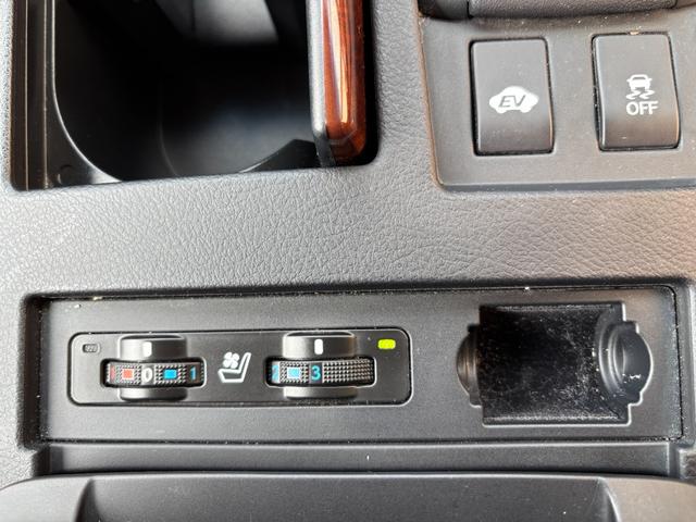 ＲＸ ＲＸ４５０ｈ　バージョンＬ　本革シート　シートベンチレーター　電動シート　ステアリングヒーター　純正ウッドハンドル　ＬＥＤヘッドライト　純正ナビ　バックモニター　サイドビューモニター　Ｂｌｕｅｔｏｏｔｈオーディオ　ＥＴＣ車載器（55枚目）
