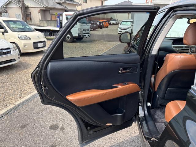 ＲＸ ＲＸ４５０ｈ　バージョンＬ　本革シート　シートベンチレーター　電動シート　ステアリングヒーター　純正ウッドハンドル　ＬＥＤヘッドライト　純正ナビ　バックモニター　サイドビューモニター　Ｂｌｕｅｔｏｏｔｈオーディオ　ＥＴＣ車載器（71枚目）